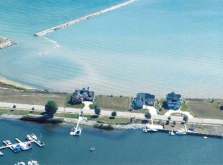 300 Hathaway Dr, Kewaunee, WI 54216