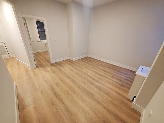 3rd image of 857 Beacon St #20