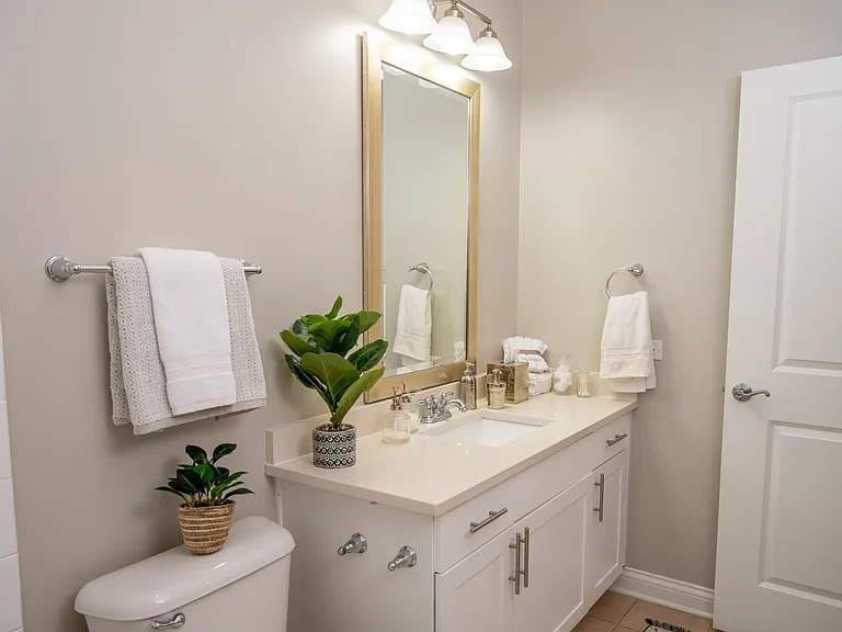 The Residence at the Glen Town Center — Photo 31