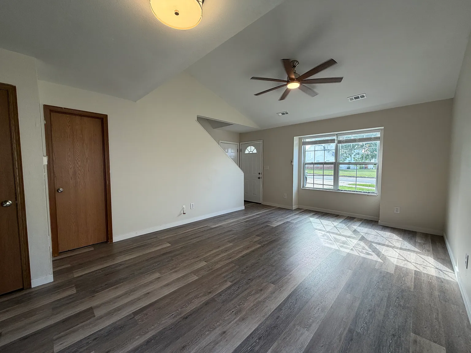 4 bed, 1380 sqft, $1,500 — Photo 3