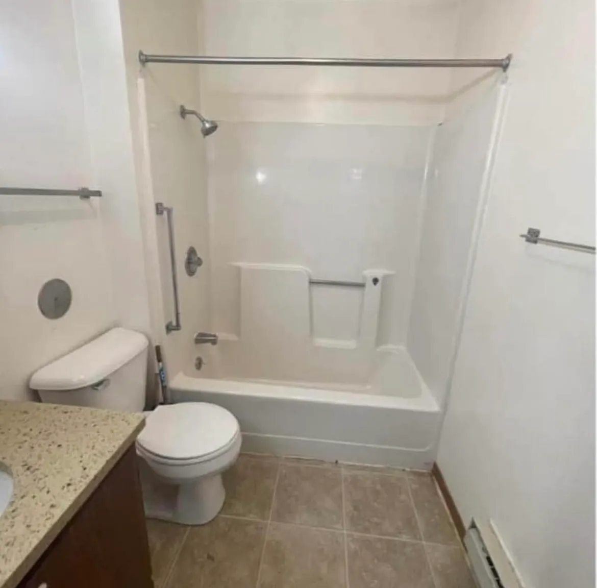 2 bed, 650 sqft, $1,100 — Photo 4