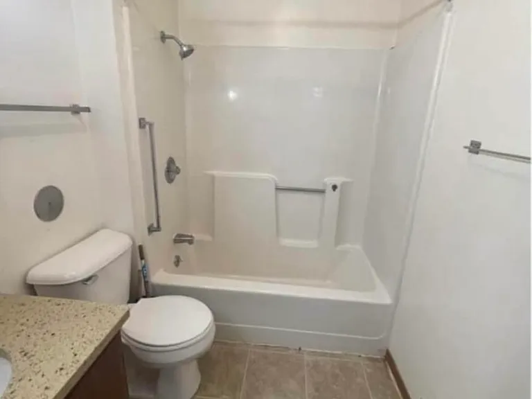 1120 Western Ave #202 — Photo 3