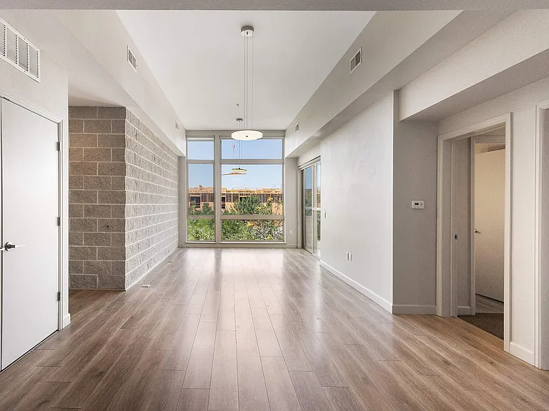 E14 Apartments — Photo 35
