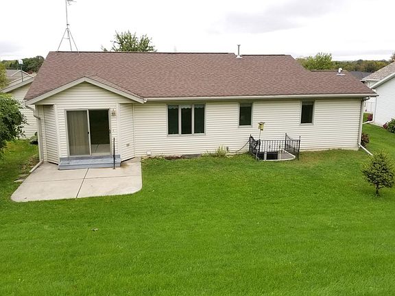 2nd image of 212 E Haven Dr