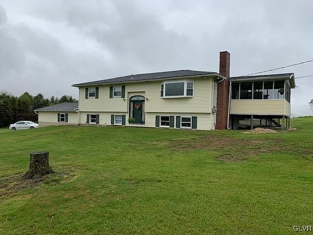 1st image of 179 Lilac Ln E