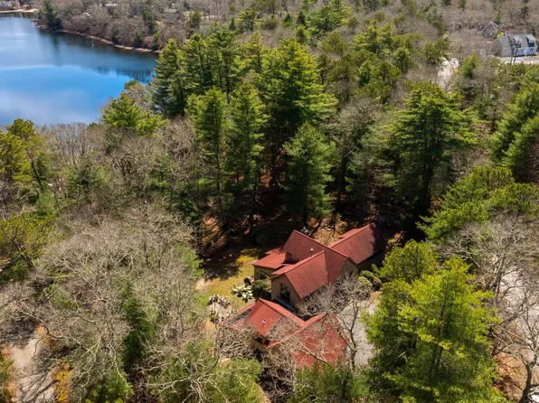 23 Harriette Road, Hatchville, MA 02536
