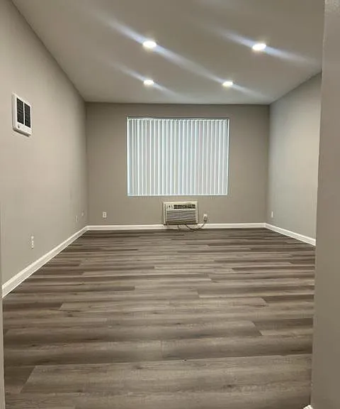 Woodbridge Village Apartments — Photo 15