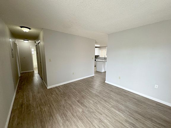4th image of 802 NW 28th Ave