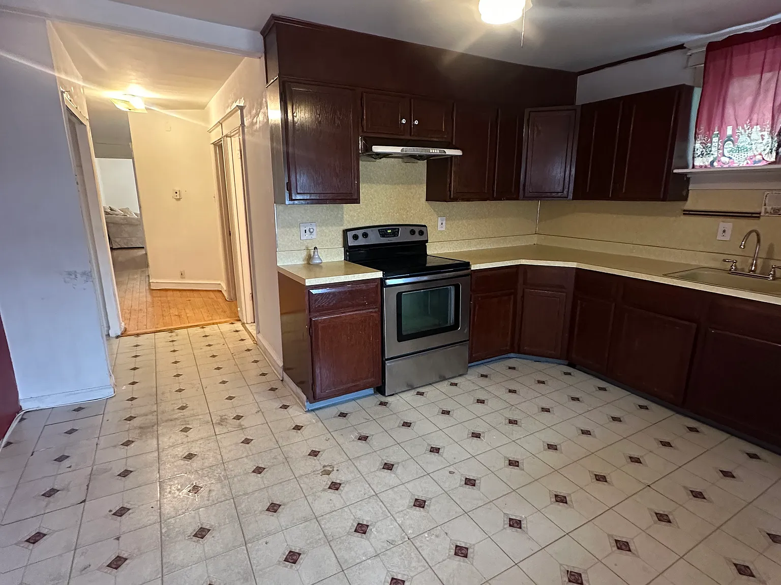 3 bed, 867 sqft, $1,000 — Photo 4