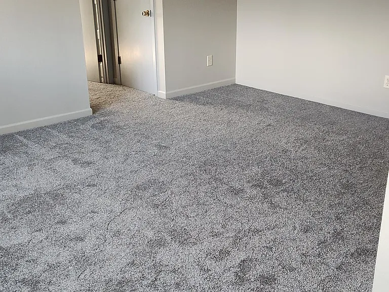 220 1st Ave E #4 — Photo 6