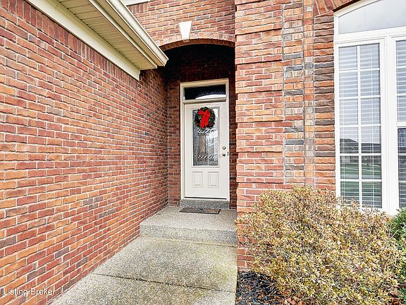 2nd image of 147 Wood Rock Ct