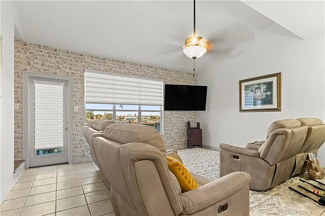 820 Marina Dr #305 — Photo 4