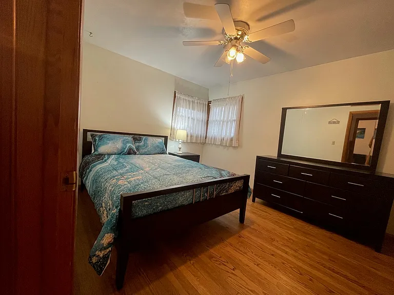 1501 W Foster Ave — Photo 6