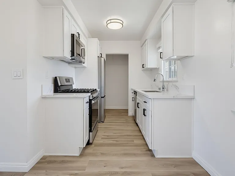 6633 Crenshaw Blvd #8 — Photo 8