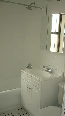 Rented by Metropolitan Equities | media 18