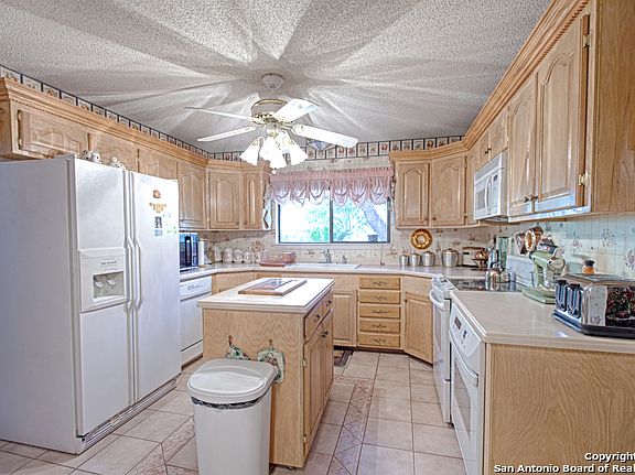 3rd image of 4207 Chestnuthill Dr