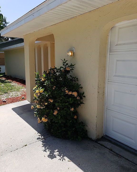 1st image of 21517 Winlock Ave
