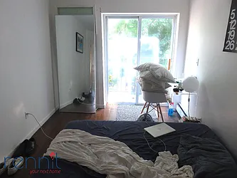 Rented by Rennit Inc.