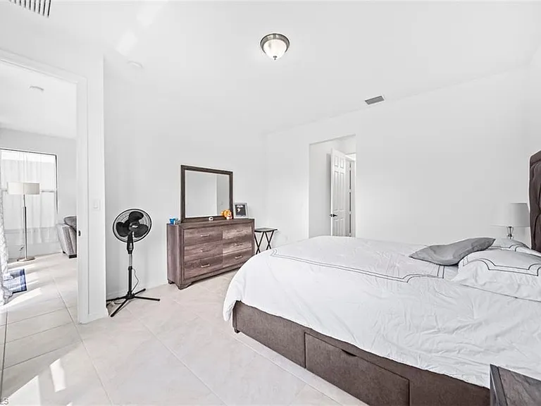 5535 Useppa Dr — Photo 23