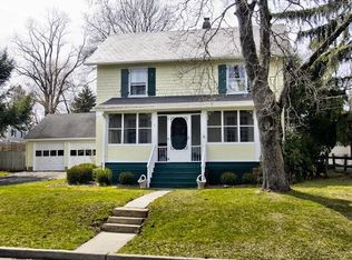 8 Hillcrest Ave, Gladstone, NJ 07934