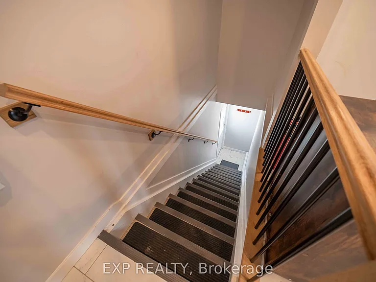 4515 Ste Catherine St #B — Photo 11