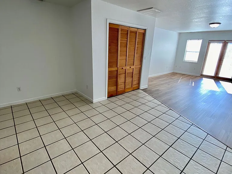 220 T F Kirkpatrick Way #D — Photo 10