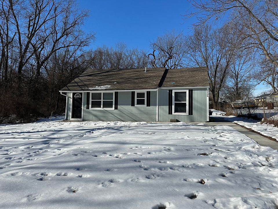 1st image of 2706 S 31st St