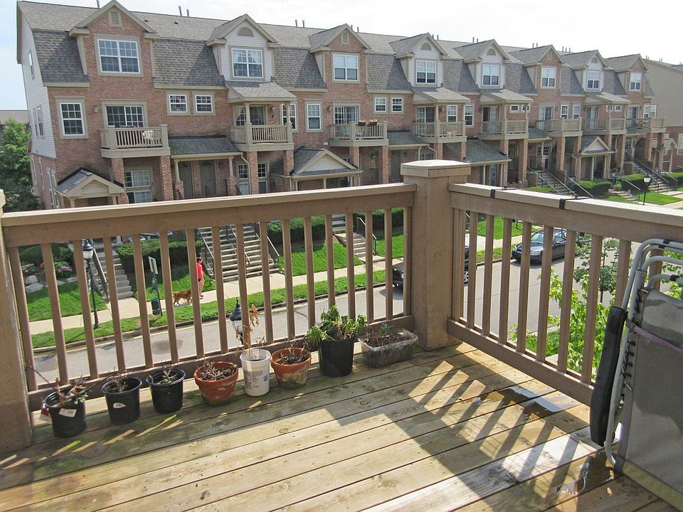 1st image of 2889 Barclay Way