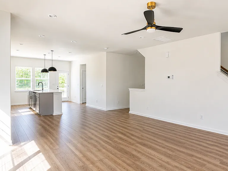 430 Rowe Way — Photo 14