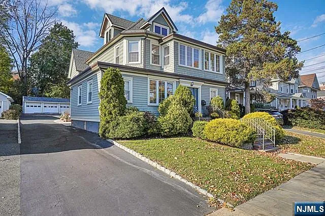 2 bed, 2.0 bath, $2,800 — Photo 2