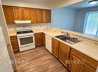 2 Scott Cir #B, Hanscom Afb, MA 01731