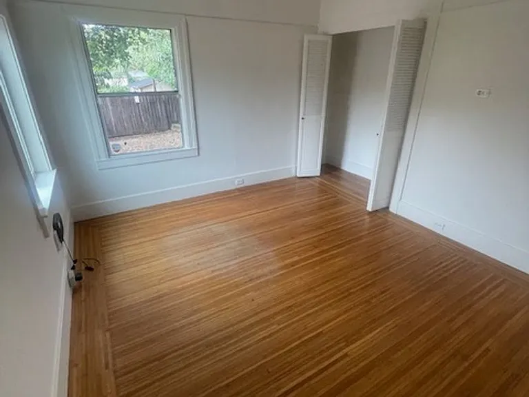 1424 E 20th St — Photo 31