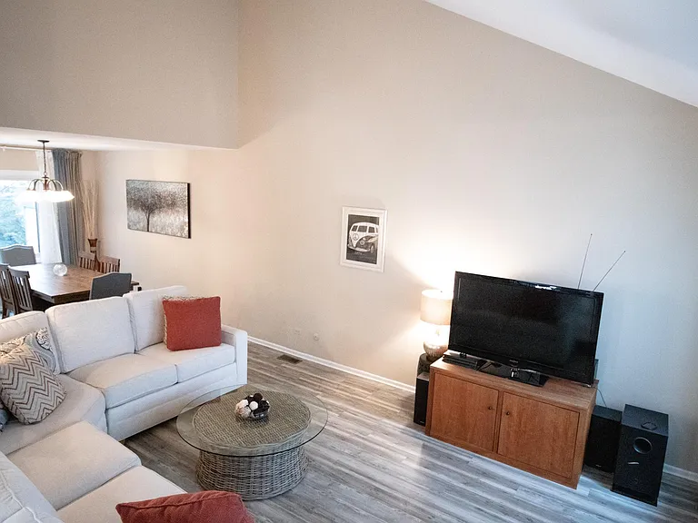108 Ginger Ct — Photo 3