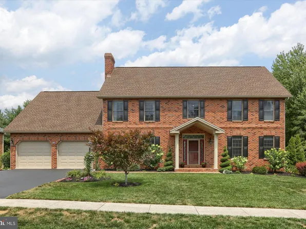 58 Derbyshire Dr, Carlisle, PA 17015