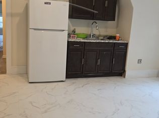747 S 10th St Floor 3, Newark, NJ 07108