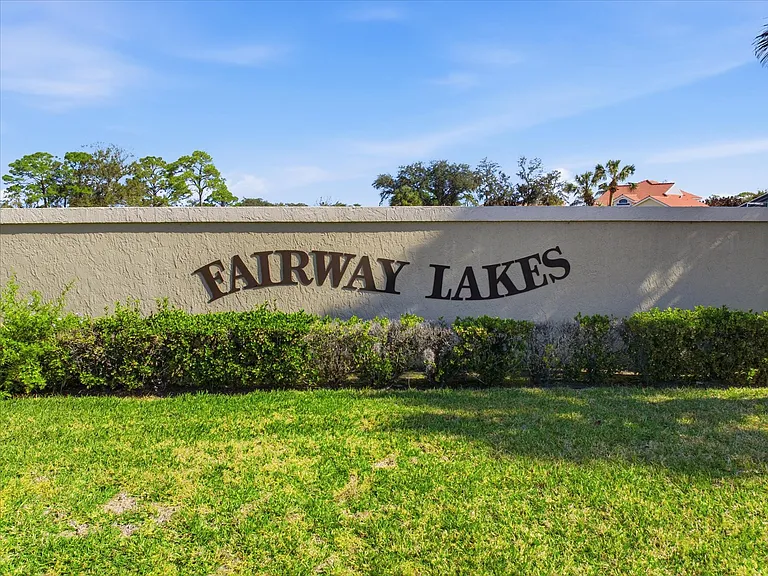 5829 Fairwoods Cir — Photo 9