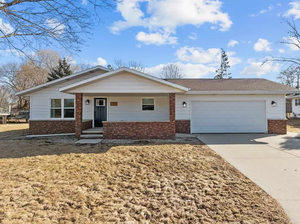2910 N Park Drive Ln, Appleton, WI 54911