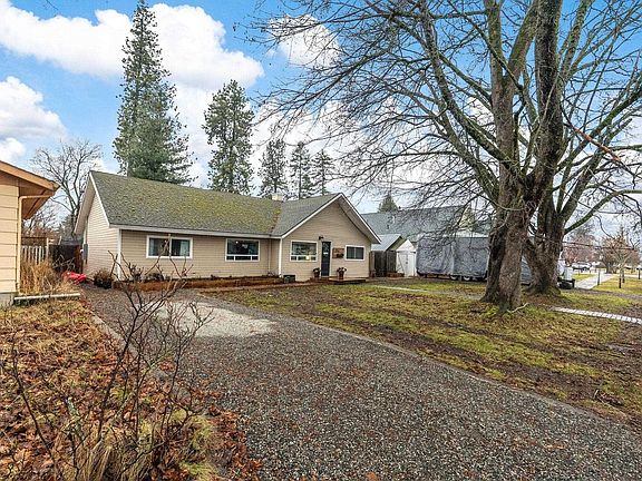 2nd image of 1215 Church St