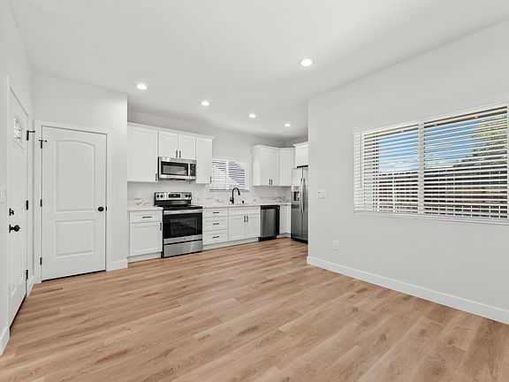 3rd image of 8042 Glen Eva Way