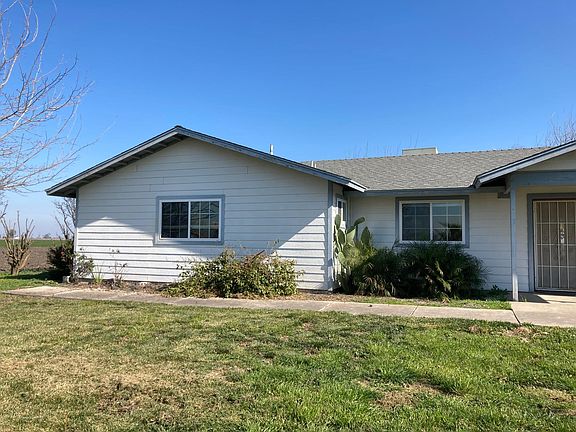 another pix of front of house