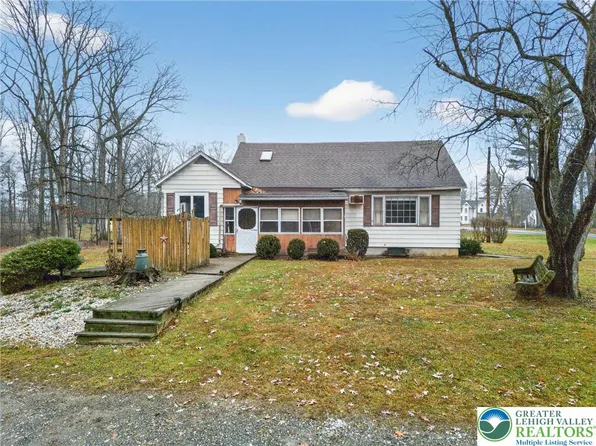 1033 Jacobsburg Rd, Wind Gap, PA 18091