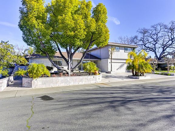 2nd image of 45 Saratoga Cir