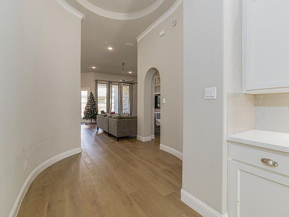 2nd image of 3740 Covedale Blvd