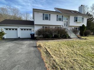 5 Mountain View Ct, East Stroudsburg, PA 18301