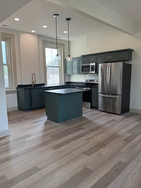 2 bed, 1.5 bath, 1300 sqft, $3,200 — Photo 1