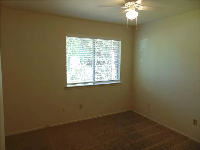 9213 Independence Loop — Photo 12