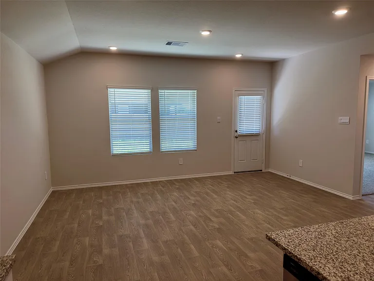1714 Windsor Blvd — Photo 11