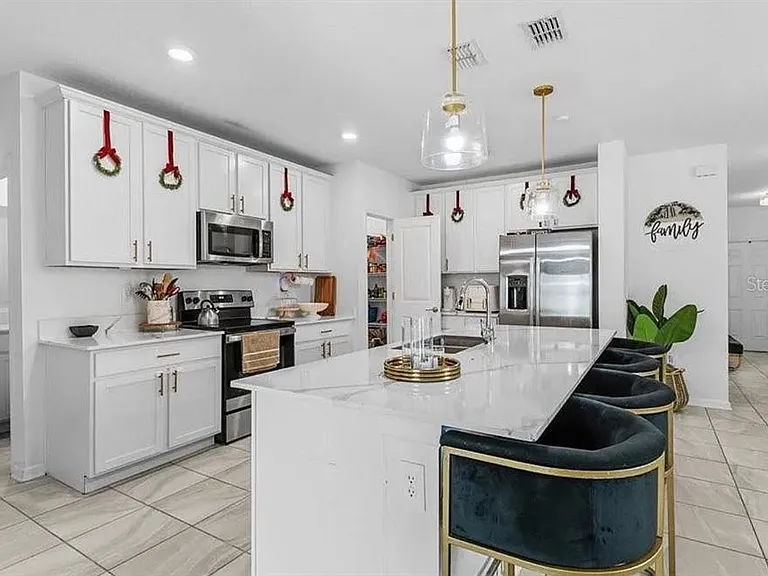 570 Jett Ln — Photo 10