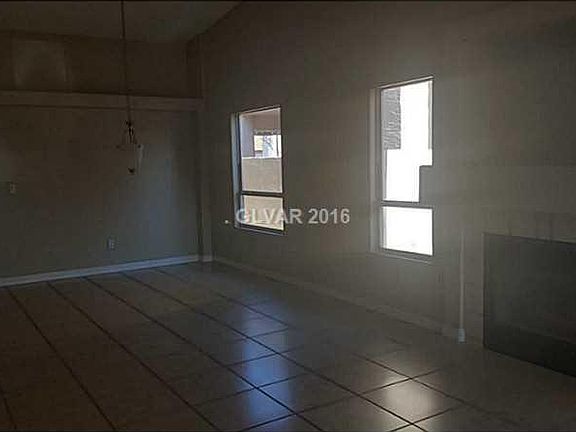 4th image of 3546 Rose Canyon Dr