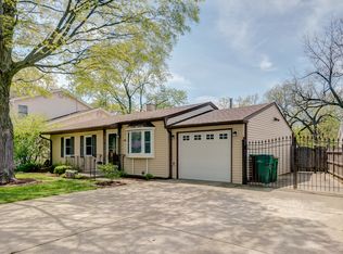 186 Raupp Blvd, Buffalo Grove, IL 60089